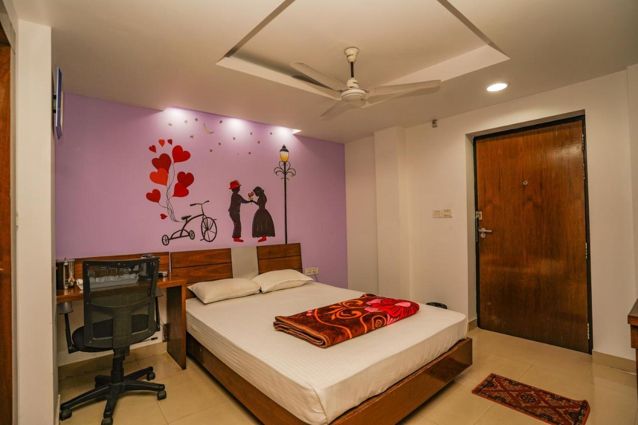 Park Land Hotel Durgāpur Esterno foto